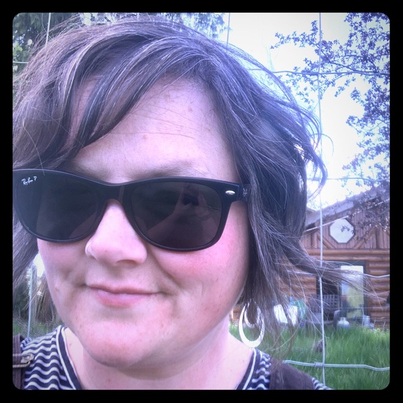 Meet your Posher, Leanna - Picture 1 of 1